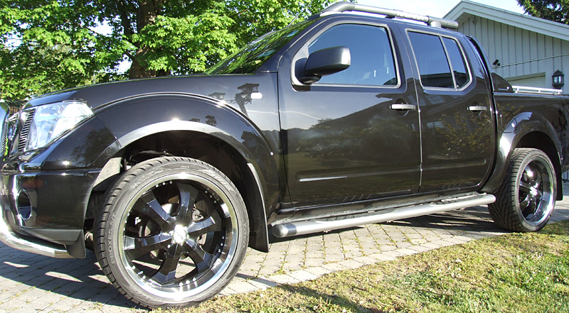 Fälgar Dotz Omega Black och 285/35 R22, Nissan Navarra 2009